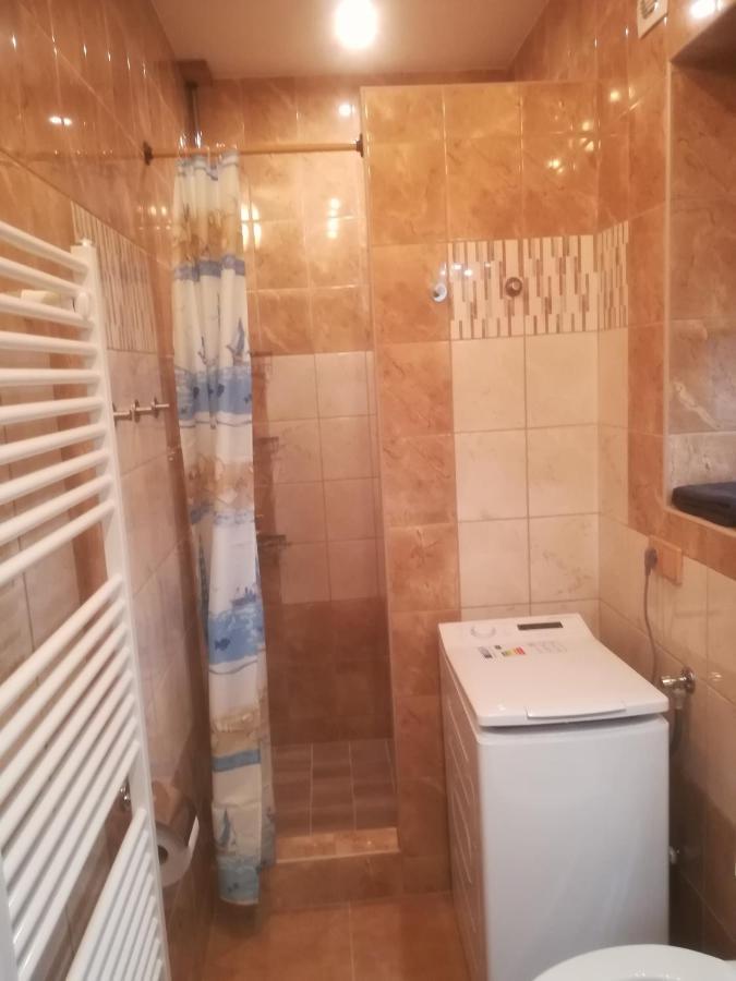 Apartmany Pod Baruncinou Skolou Česká Skalice Bagian luar foto