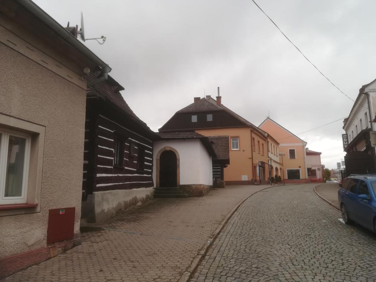 Apartmany Pod Baruncinou Skolou Česká Skalice Bagian luar foto